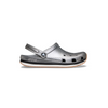 Crocband Metallic Runner in Carbon